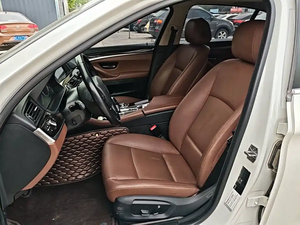 BMW 5 Series — миниатюра 15