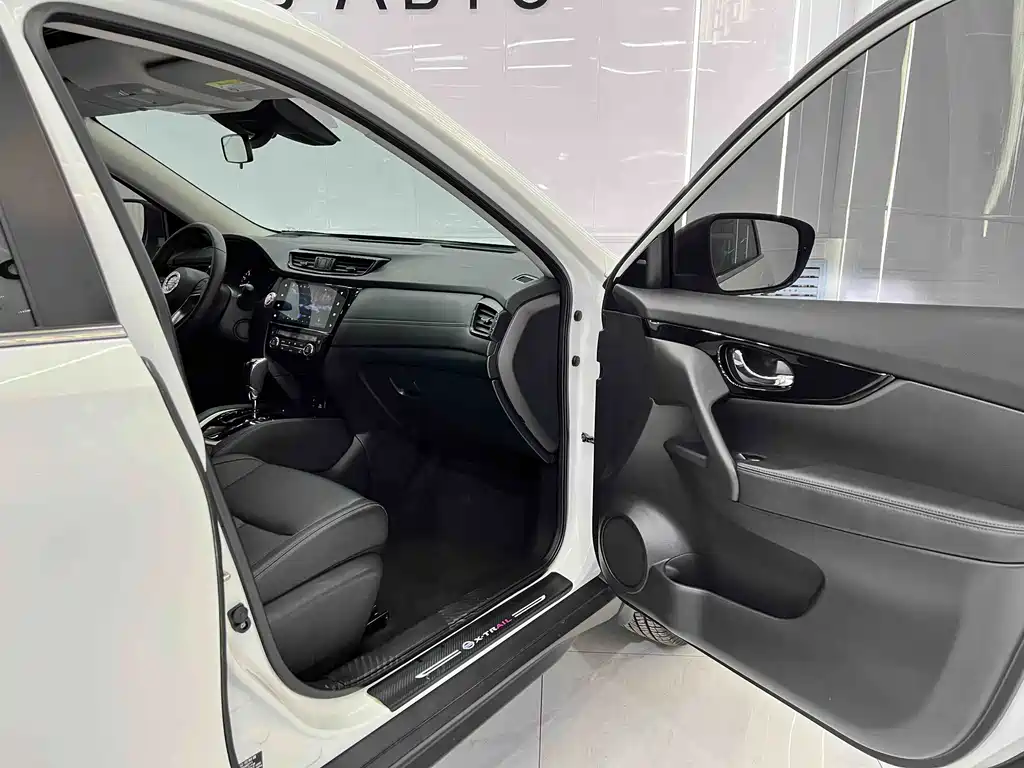 Nissan X-Trail — миниатюра 18