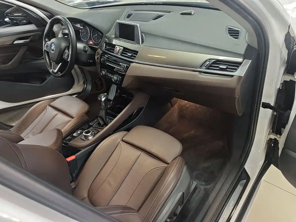 BMW X1 2016 sDrive20Li Luxury
