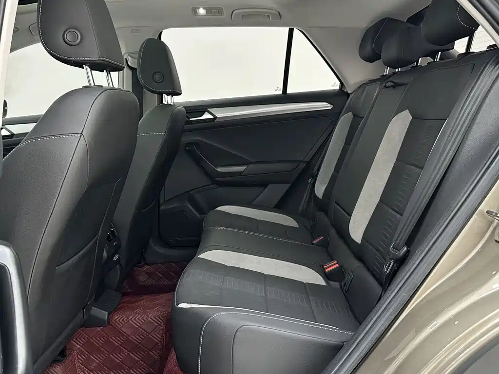 Volkswagen T-Roc — миниатюра 9