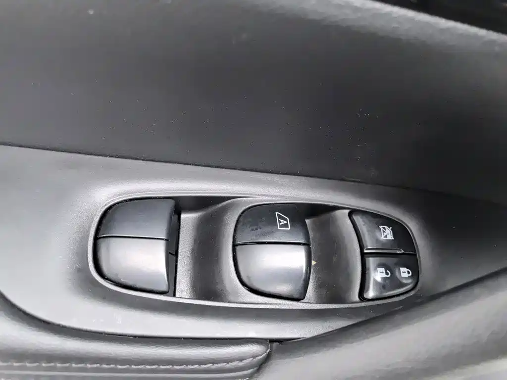 Nissan X-Trail — миниатюра 9