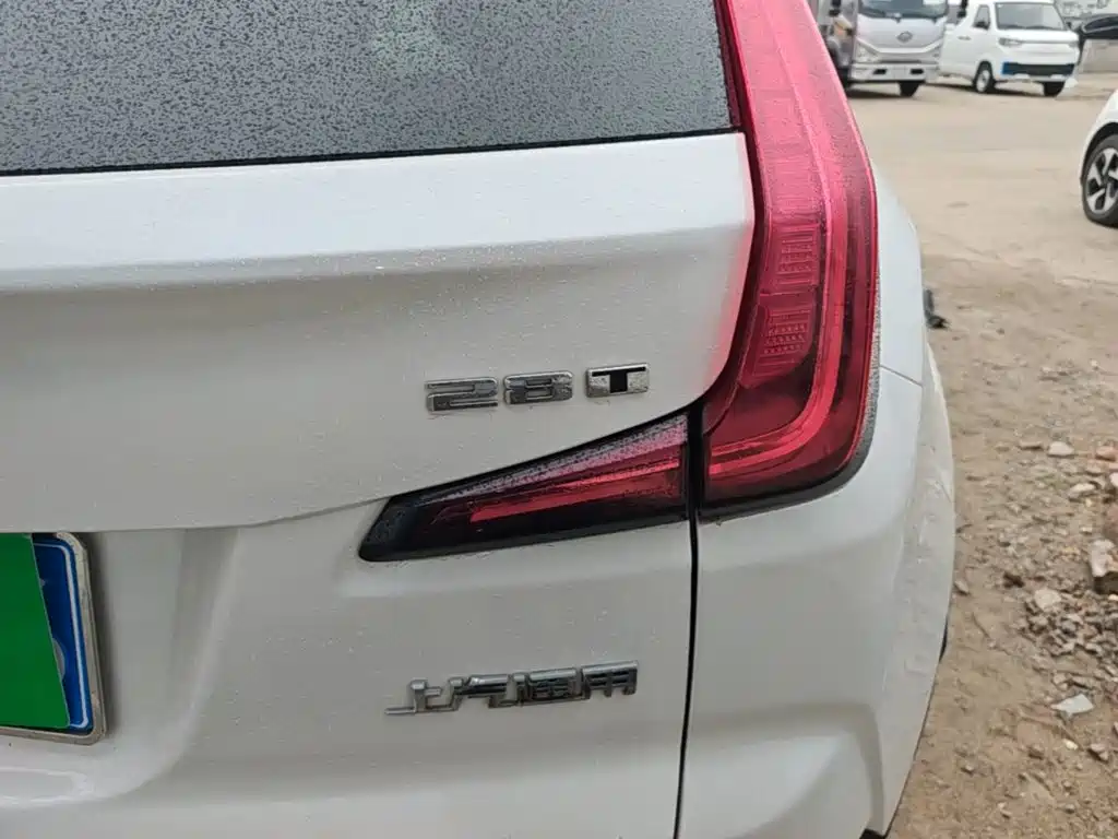 Cadillac XT4 — миниатюра 8