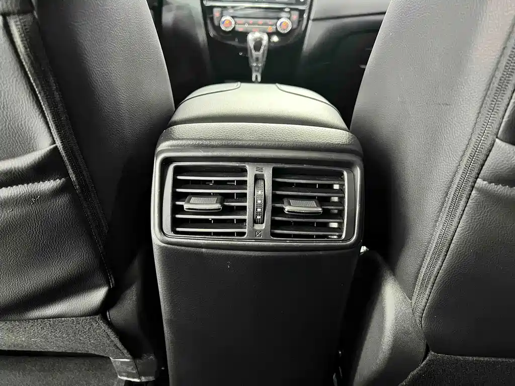 Nissan X-Trail — миниатюра 16