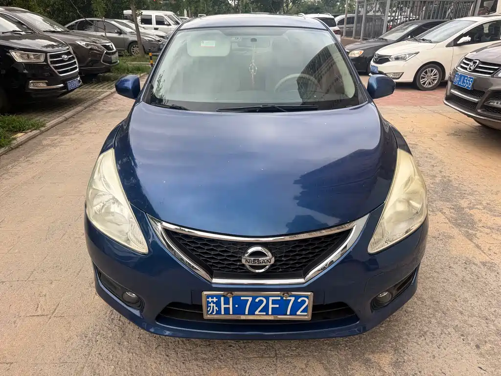 Nissan Tiida 2011 1.6L CVT Luxury