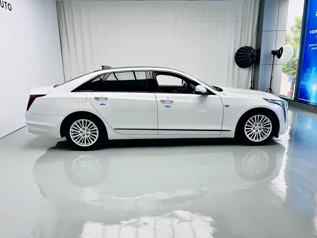 Cadillac CT6 — миниатюра 5