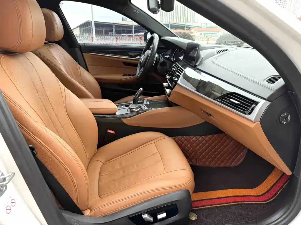 BMW 5 Series — миниатюра 6
