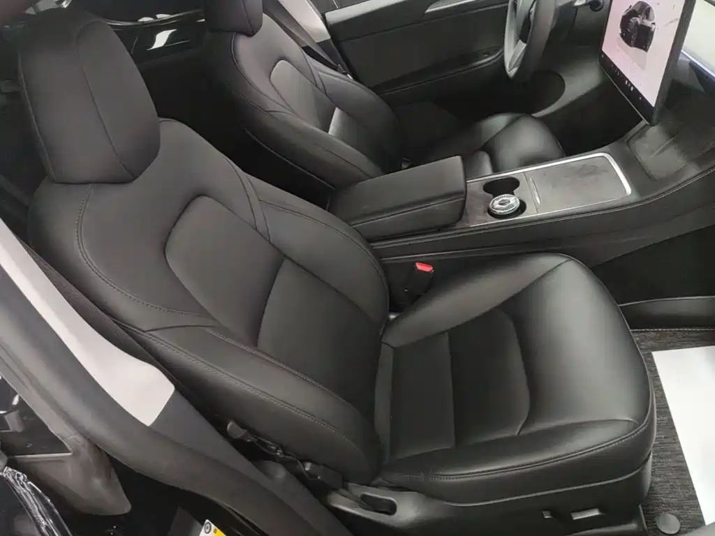 Tesla Model Y — миниатюра 25