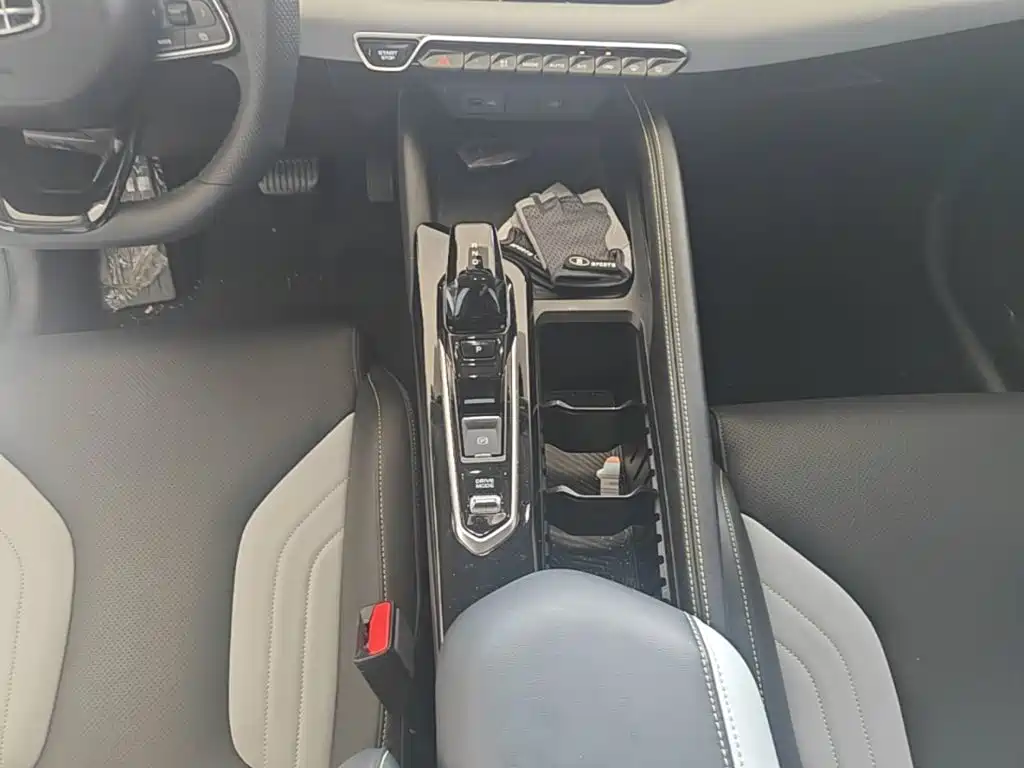 Geely Binyue — миниатюра 14