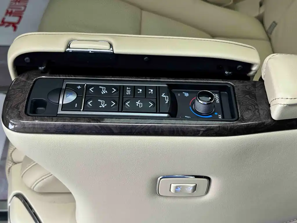 Toyota Vellfire 2021 2.5L HV Luxury
