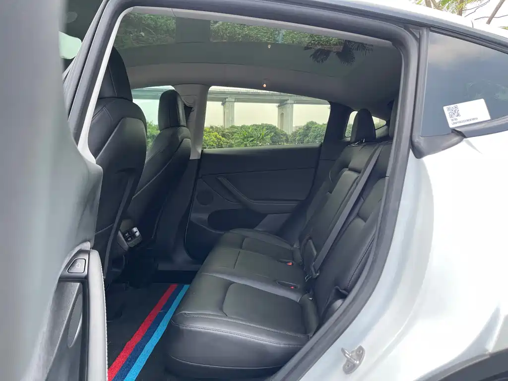 Tesla Model Y — миниатюра 28