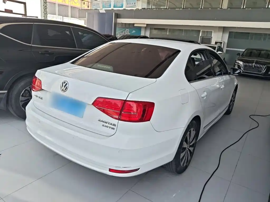 Volkswagen Sagitar — миниатюра 7
