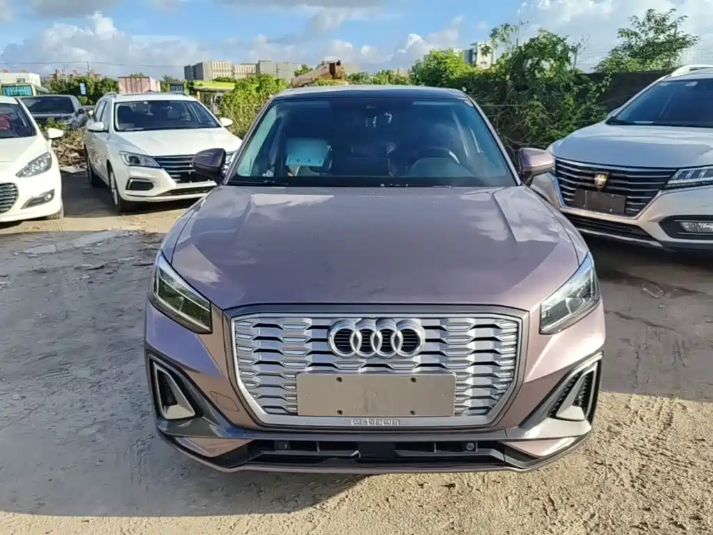 Audi Q2L e-tron — миниатюра 3