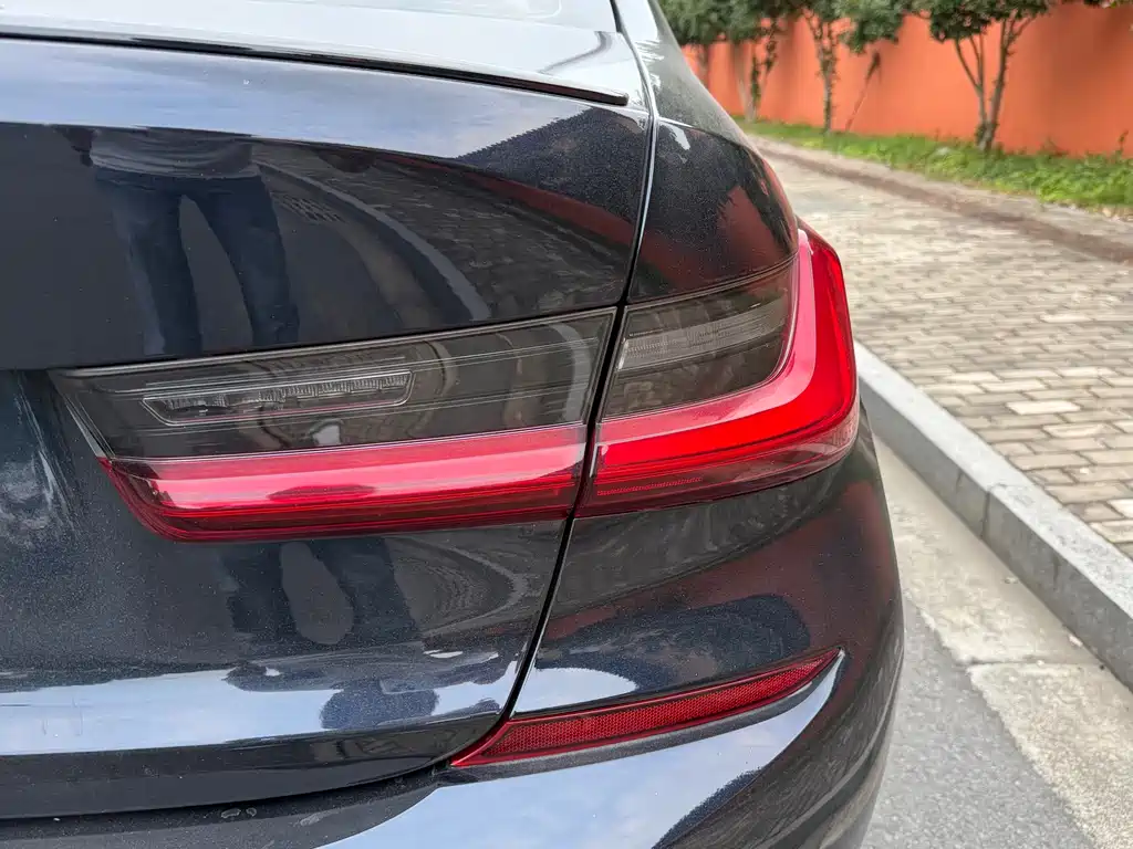 BMW 3 Series — миниатюра 17