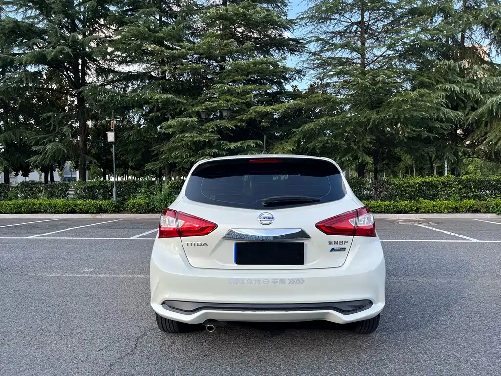 Nissan Tiida — миниатюра 7
