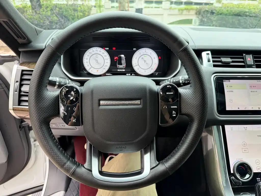 Land Rover Sport PHEV — миниатюра 14