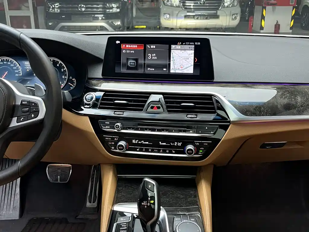 BMW 5 Series — миниатюра 21