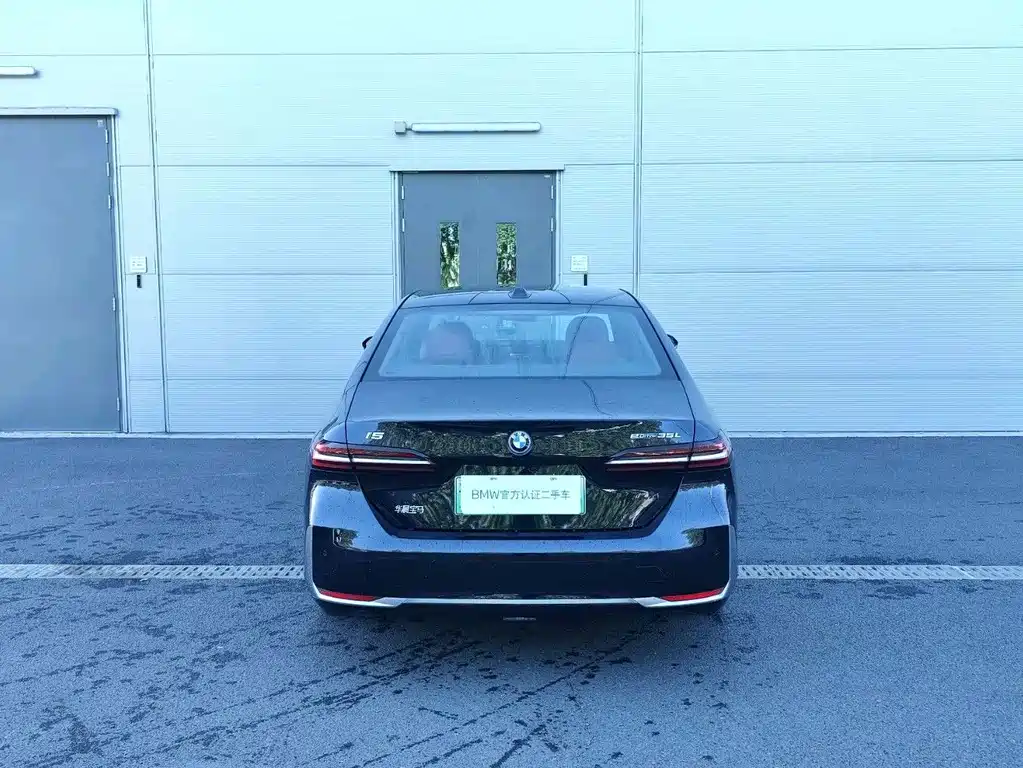 BMW i5 — миниатюра 9