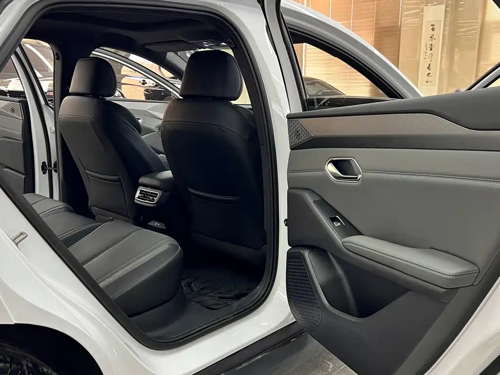 BYD Qin L — миниатюра 13