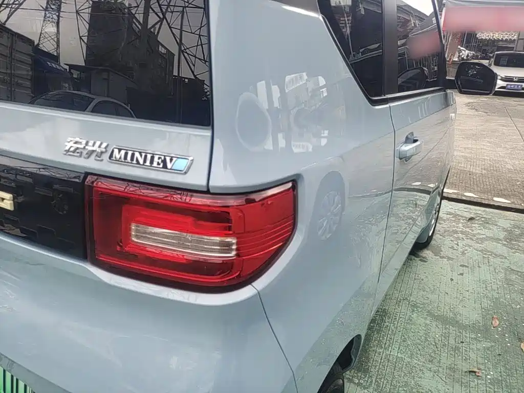 Wuling MINIEV — миниатюра 8
