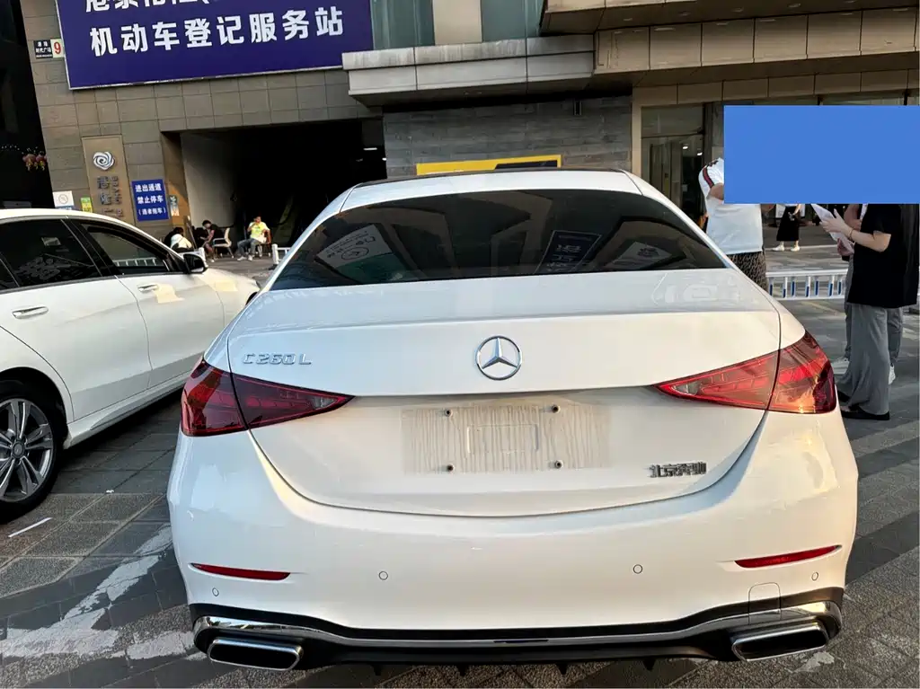 Mercedes-Benz C-Class — миниатюра 12