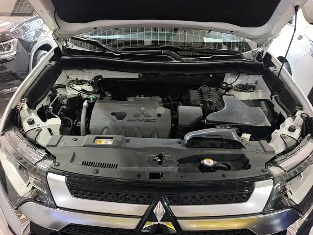 Mitsubishi Outlander — миниатюра 20