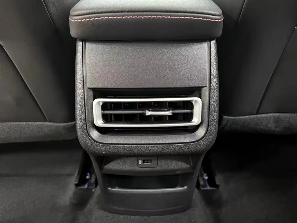 Changan Eado — миниатюра 20
