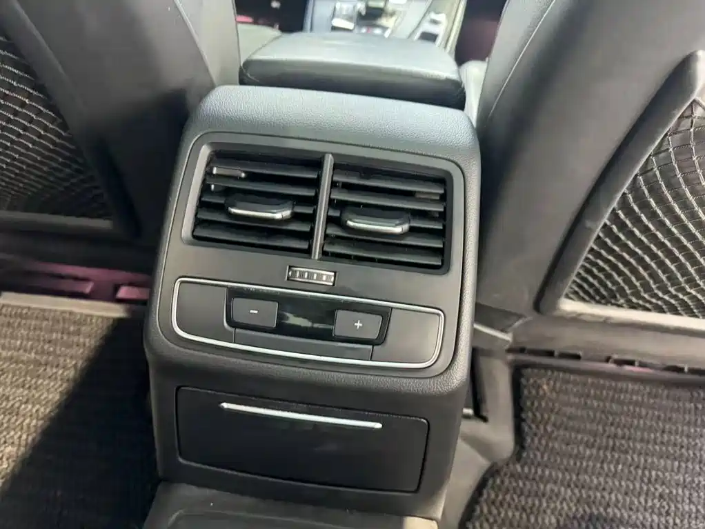 Audi A4L — миниатюра 12