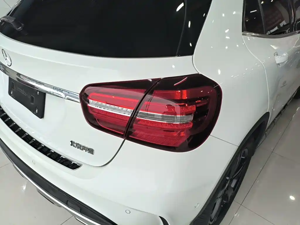 Mercedes-Benz GLA — миниатюра 8