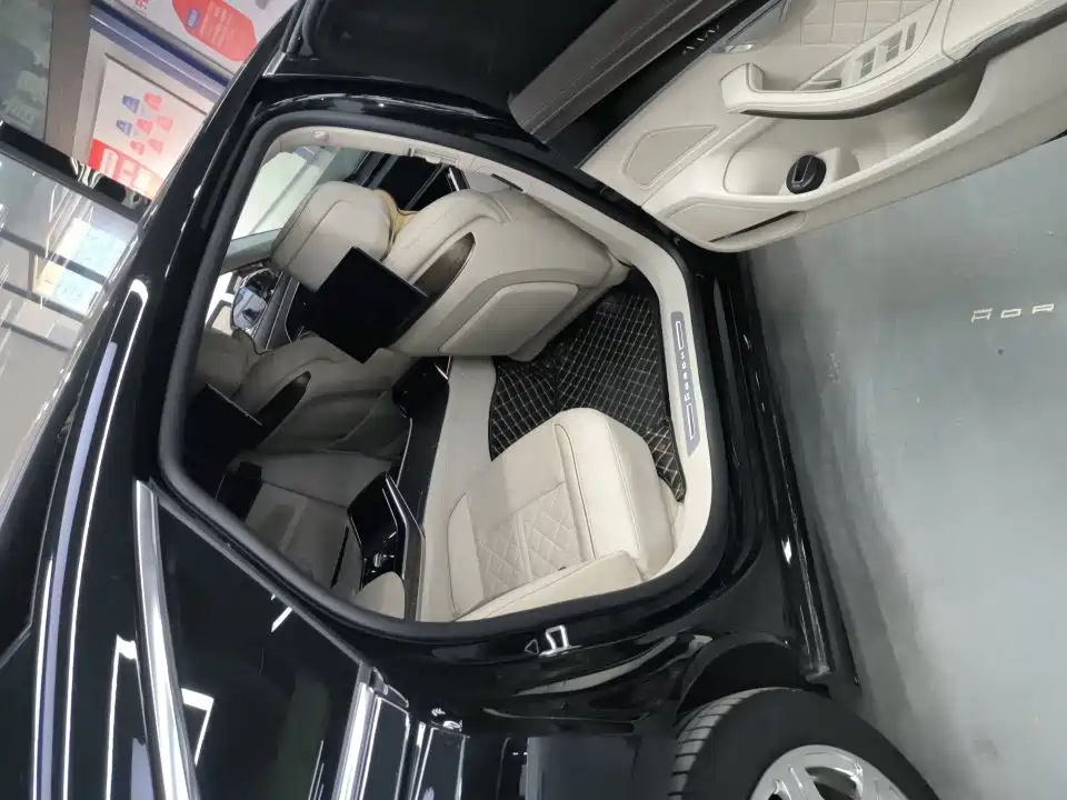 Audi A8 — миниатюра 8