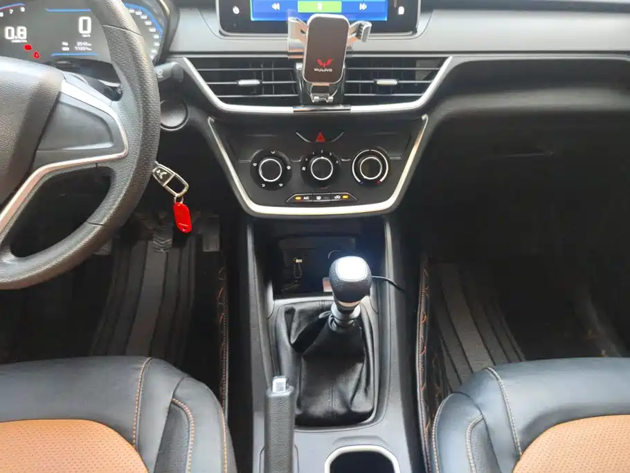 Wuling Hongguang S3 — миниатюра 16