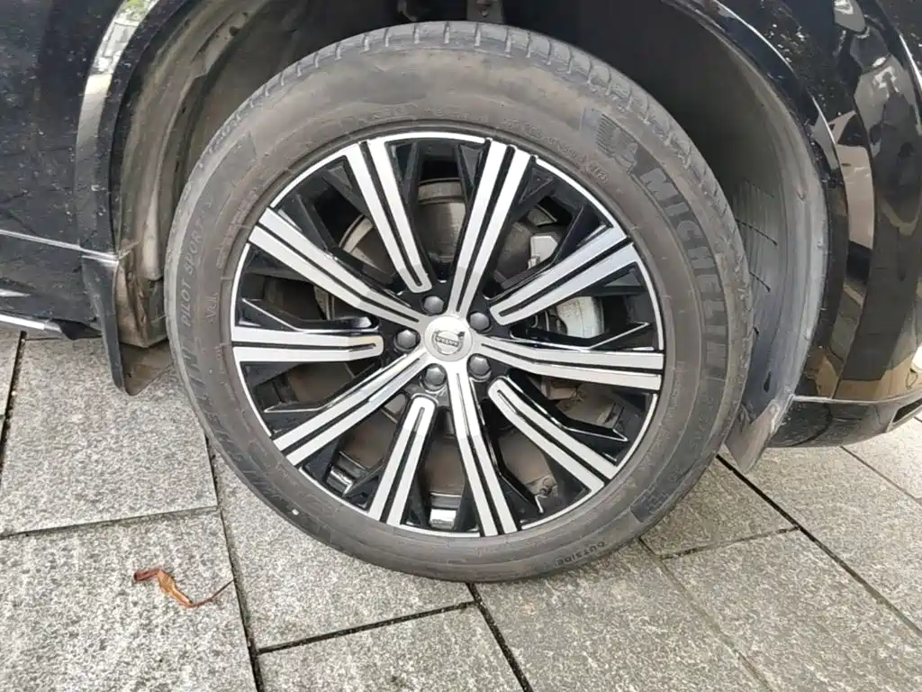Volvo XC90 — миниатюра 12