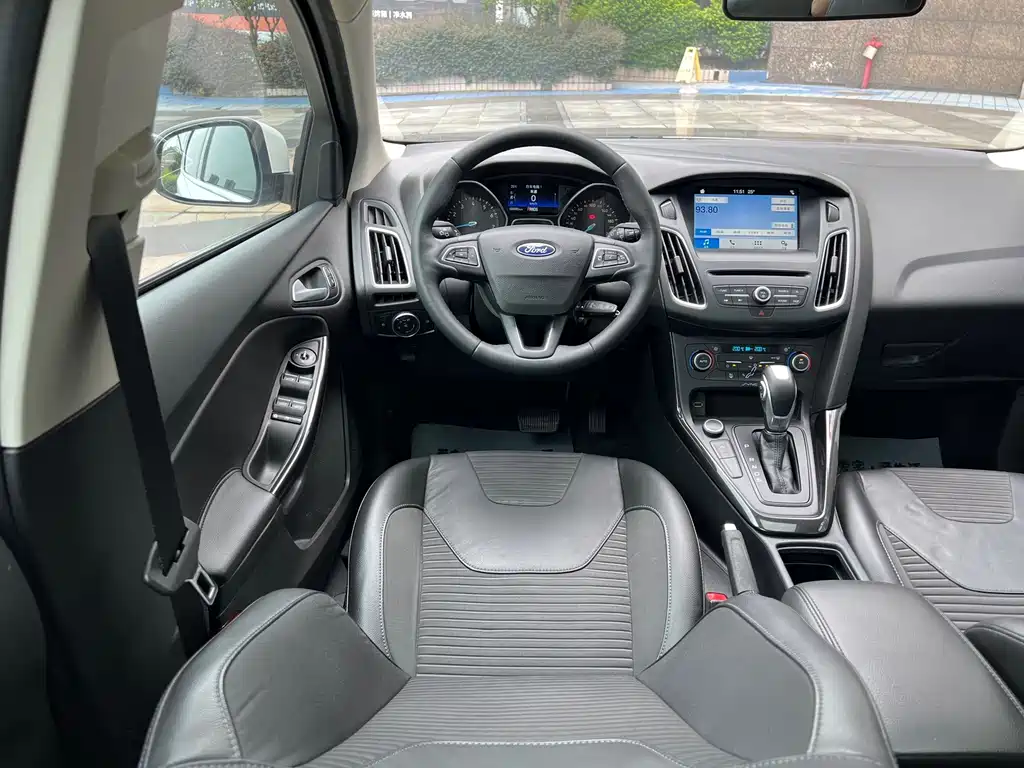 Ford Focus — миниатюра 10