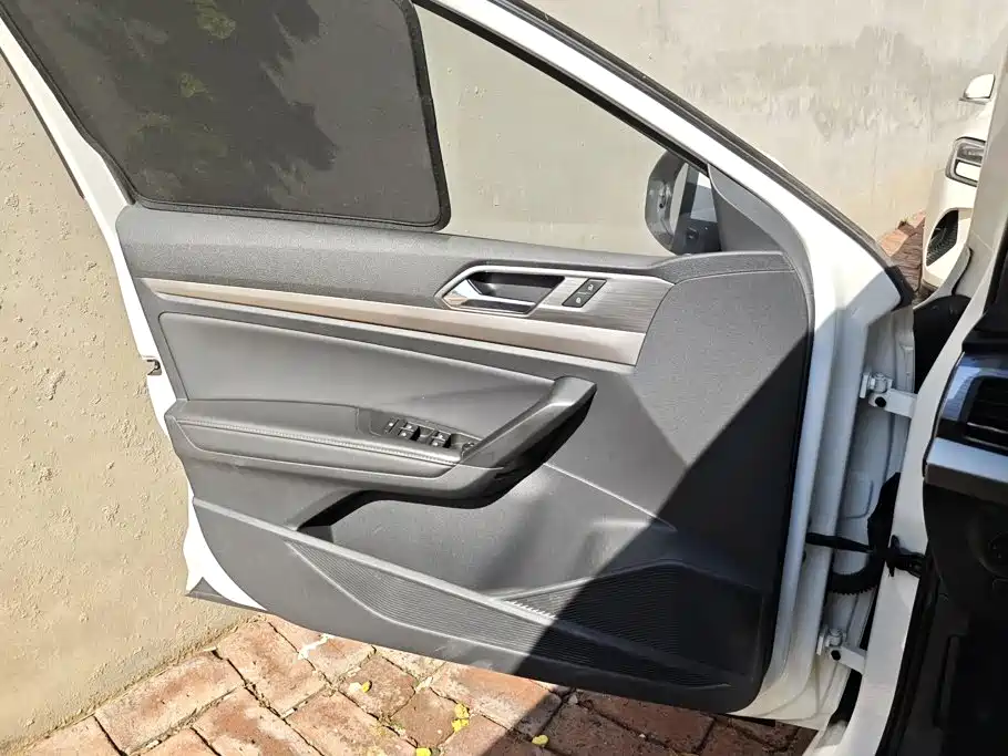 Volkswagen Lavida — миниатюра 7
