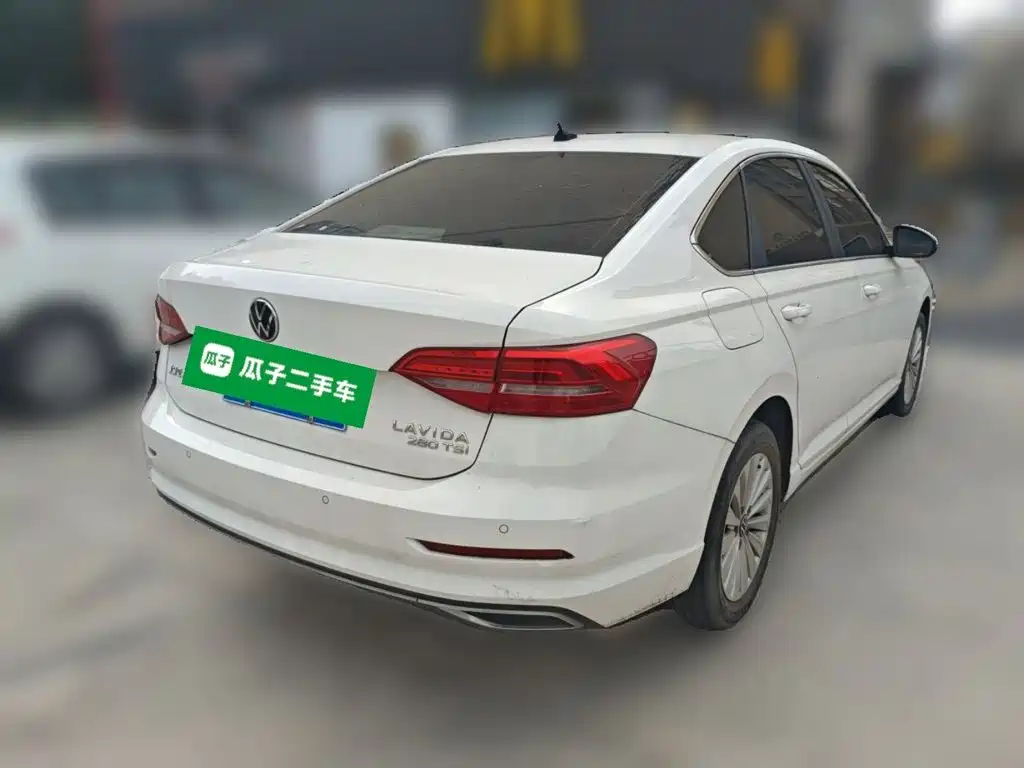 Volkswagen Lavida — миниатюра 4