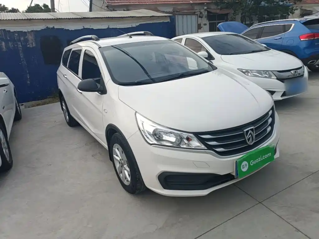 Baojun 310W — миниатюра 4
