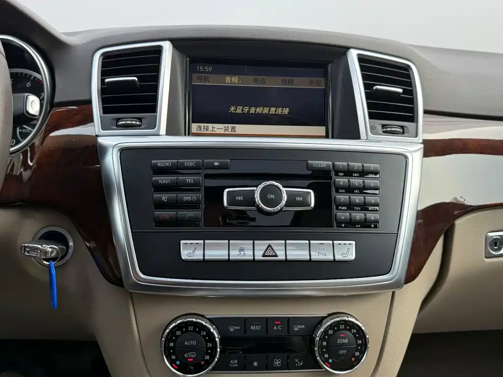 Mercedes-Benz M-Class — миниатюра 35