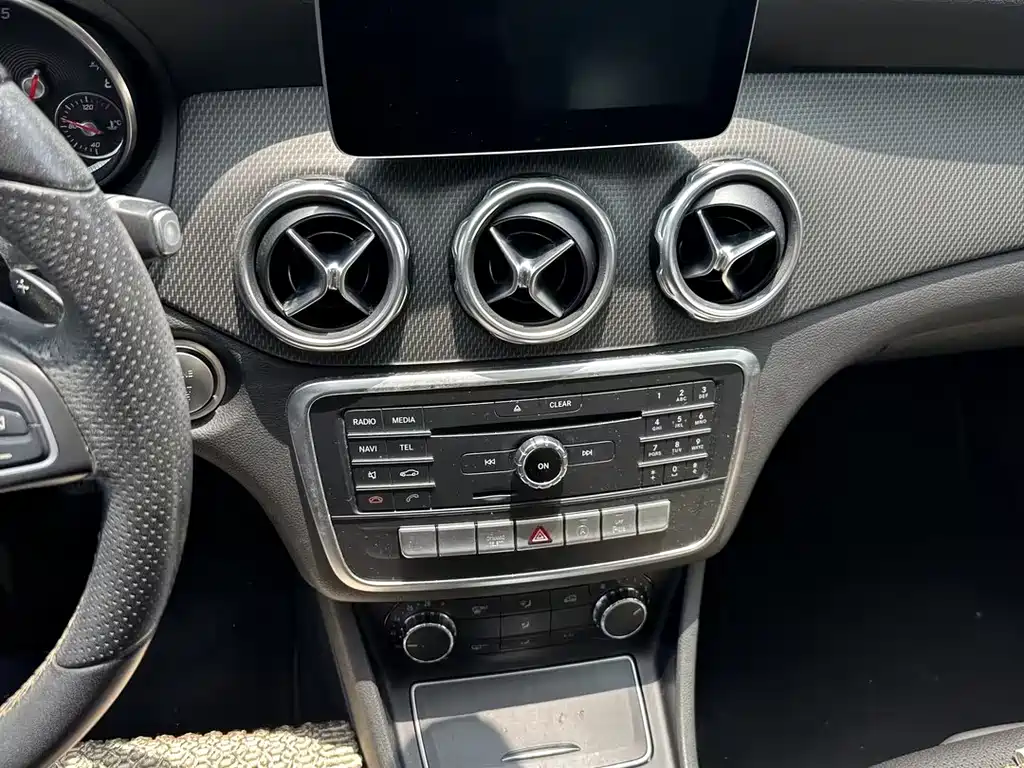 Mercedes-Benz GLA — миниатюра 9