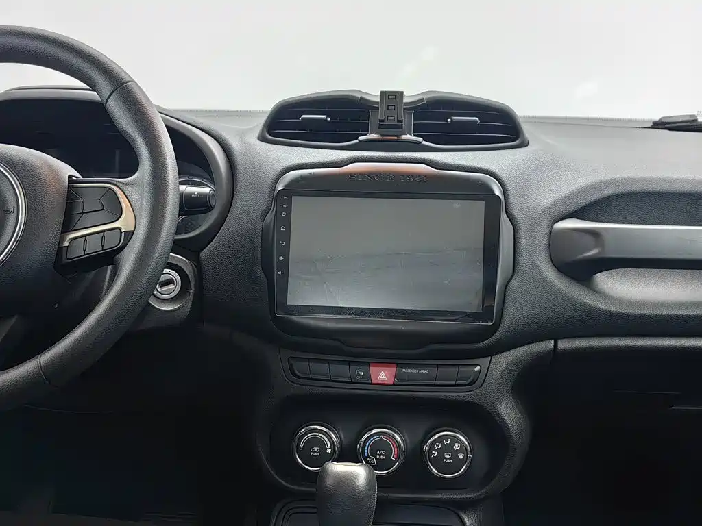 Jeep Renegade — миниатюра 12