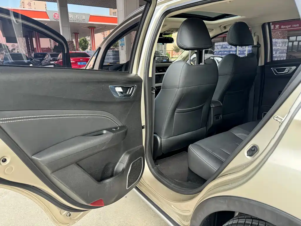 Geely Vision X3 — миниатюра 8