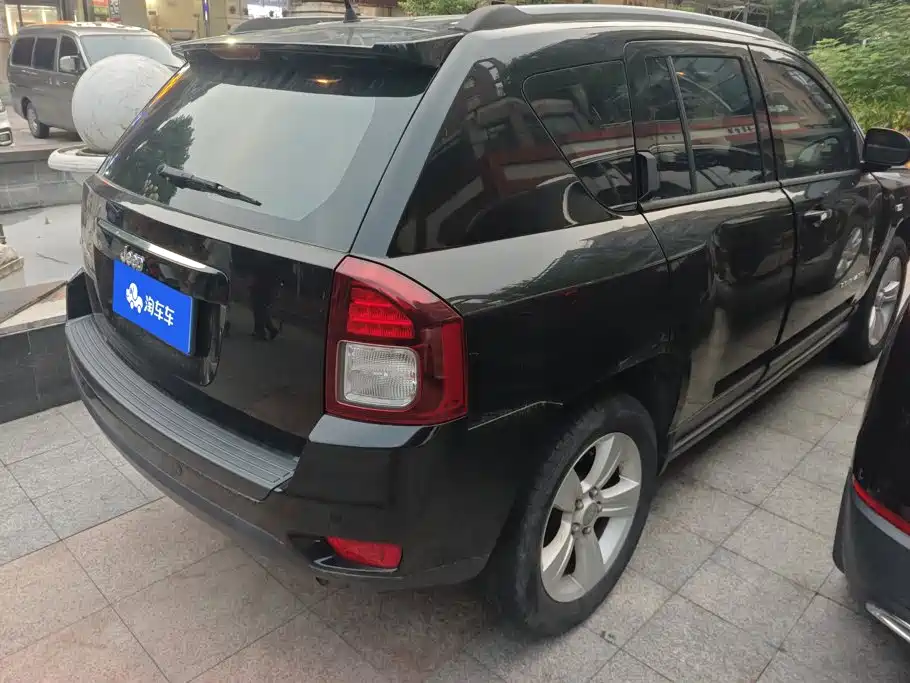 Jeep Compass (Import) — миниатюра 3
