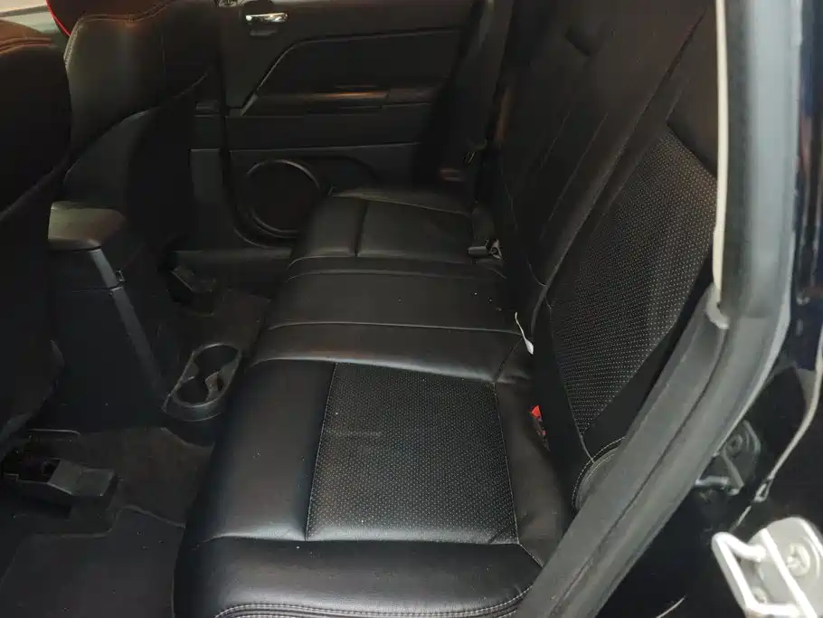 Jeep Compass (Import) — миниатюра 11