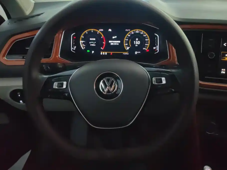 Volkswagen T-Roc — миниатюра 15