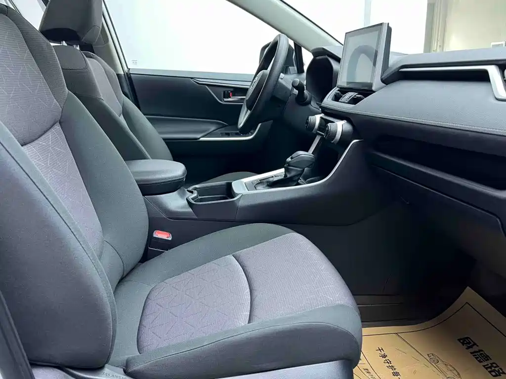 Toyota RAV4 — миниатюра 22