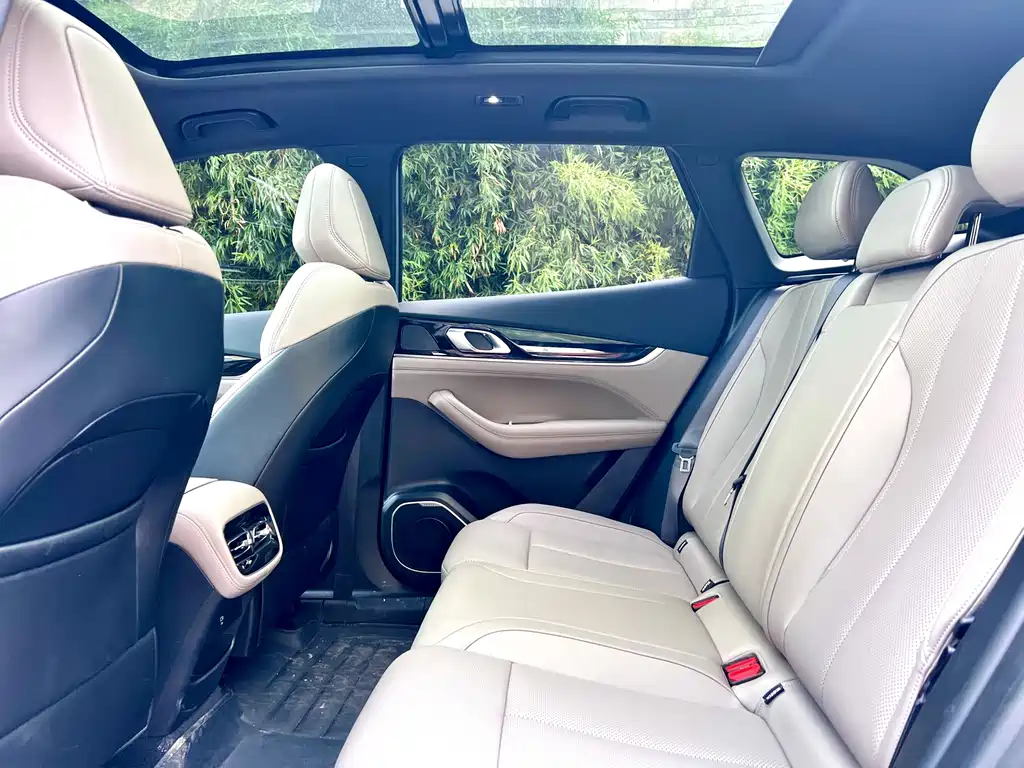 Geely Boyue L — миниатюра 10