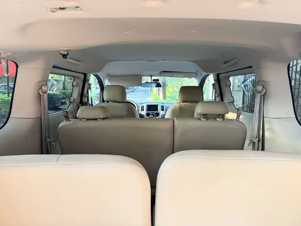 Nissan NV200 — миниатюра 12