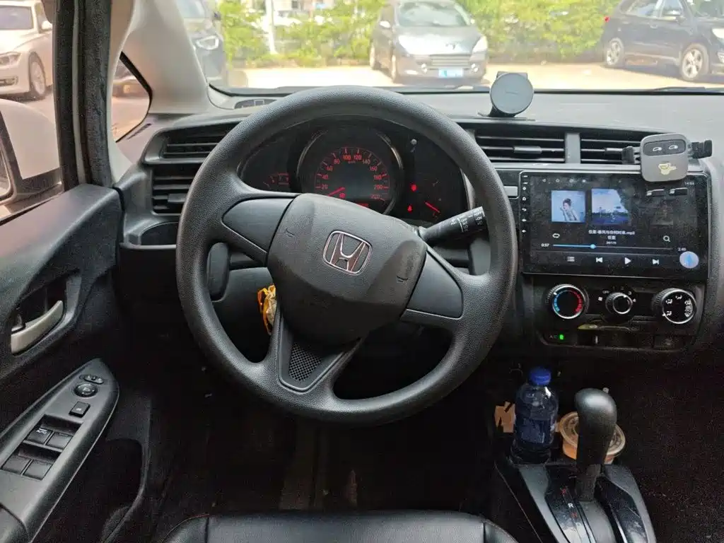 Honda Fit — миниатюра 6