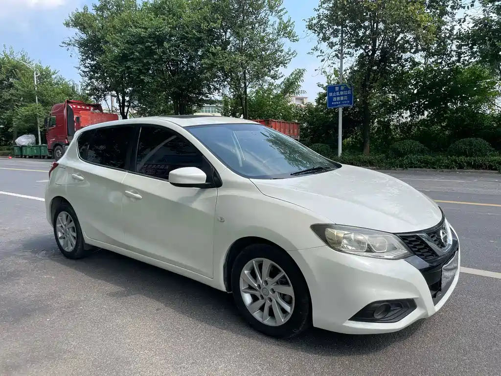 Nissan Tiida — миниатюра 3