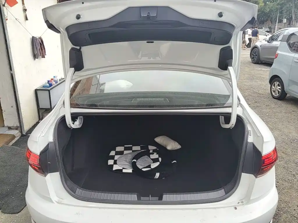 Volkswagen Sagitar — миниатюра 19