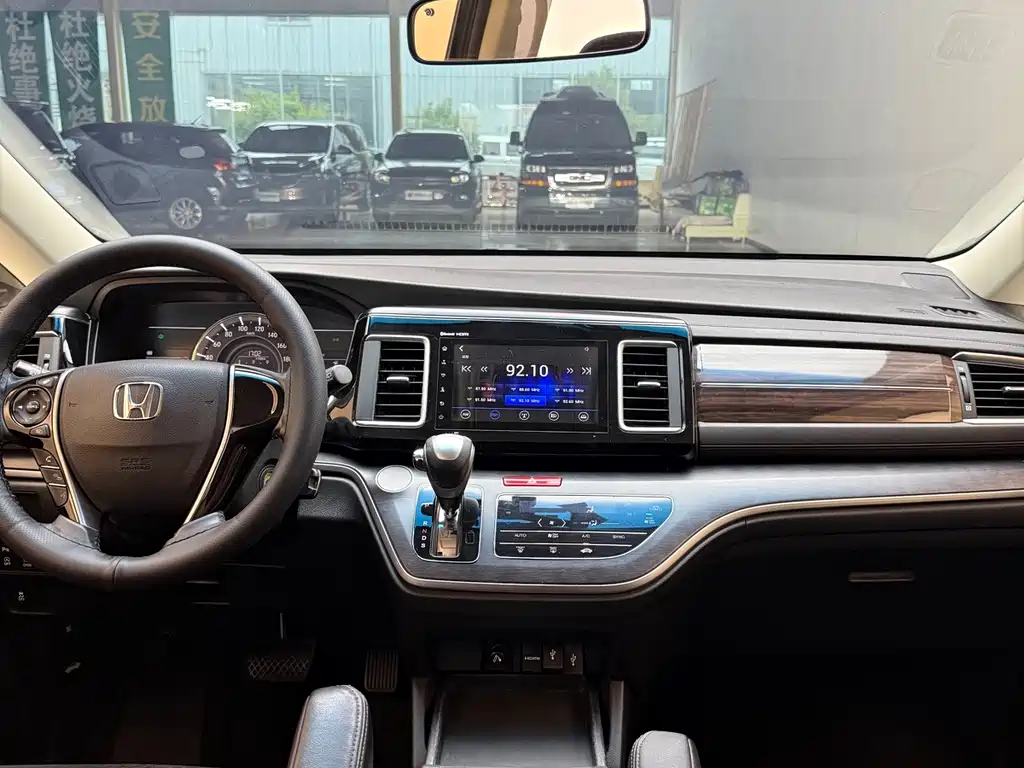 Honda Elysion — миниатюра 19