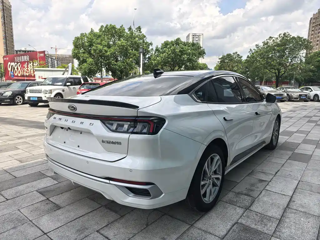 Ford Mondeo — миниатюра 6